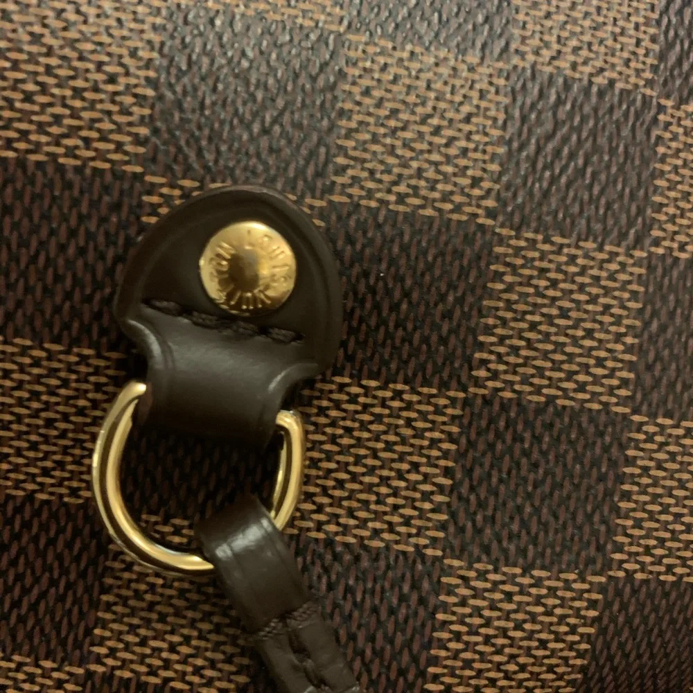 Louis Vuitton Neverfull Bag and Wristlet - Picture 7 of 14